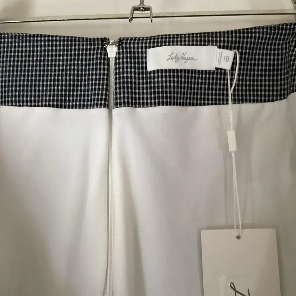 1069 NWT Lady Hagen Seer Sucker Skort White/Navy Size 18